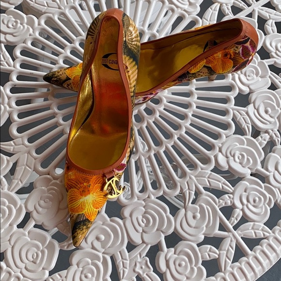 Cavaliers heels